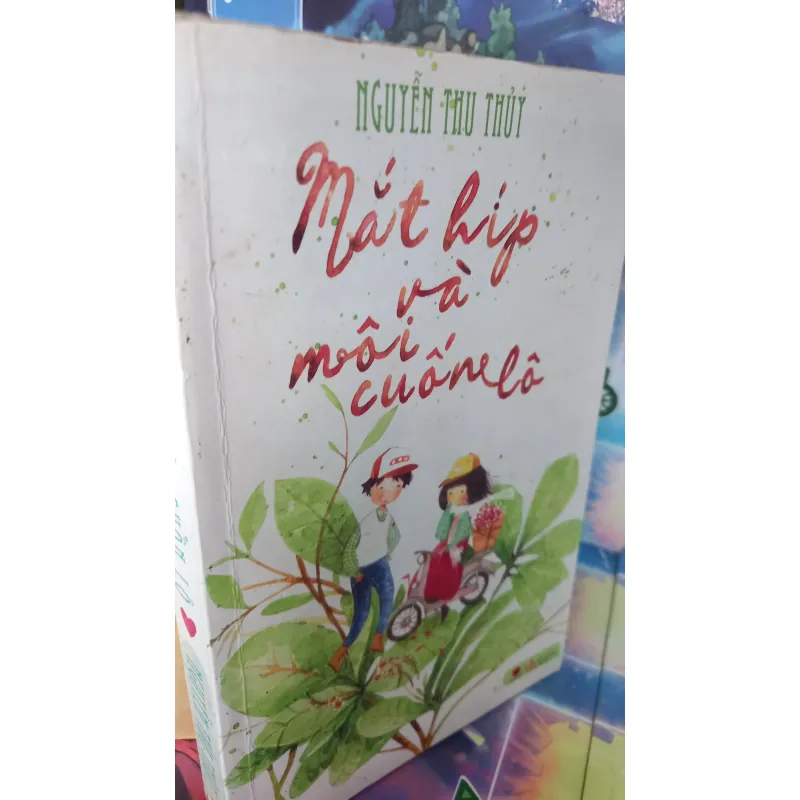 Mắt híp và môi quấn lô 1029738