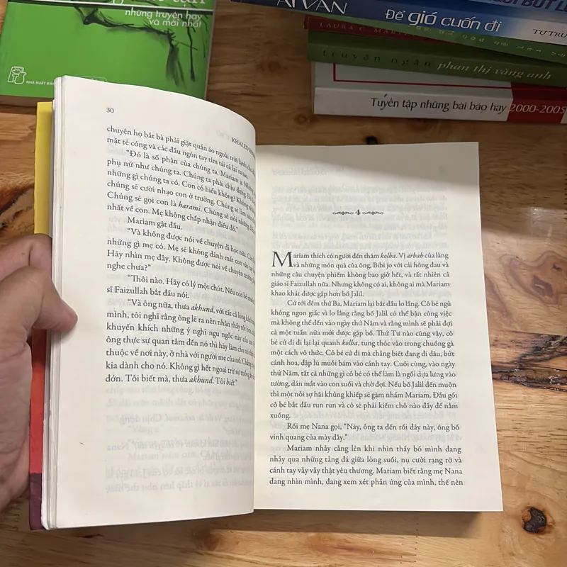 II Tiểu Thuyết Lịch Sử: Ngàn Mặt Trời Rực Rỡ - KHALED HOSSEINI - 2018 699417