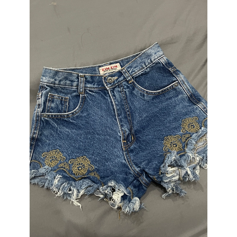Short Jean thêu hoa, size 27 eo từ 64-68 . 472347