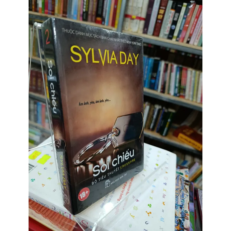 SOI CHIẾU - SYLVIA DAY 577881