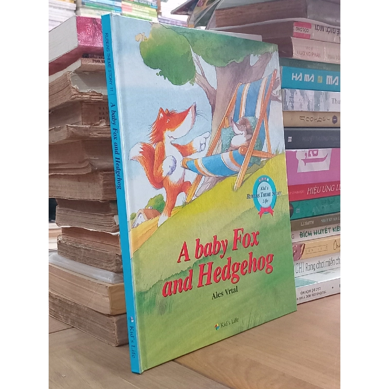 A baby fox and hedgehog - Ales Vrtal 994609