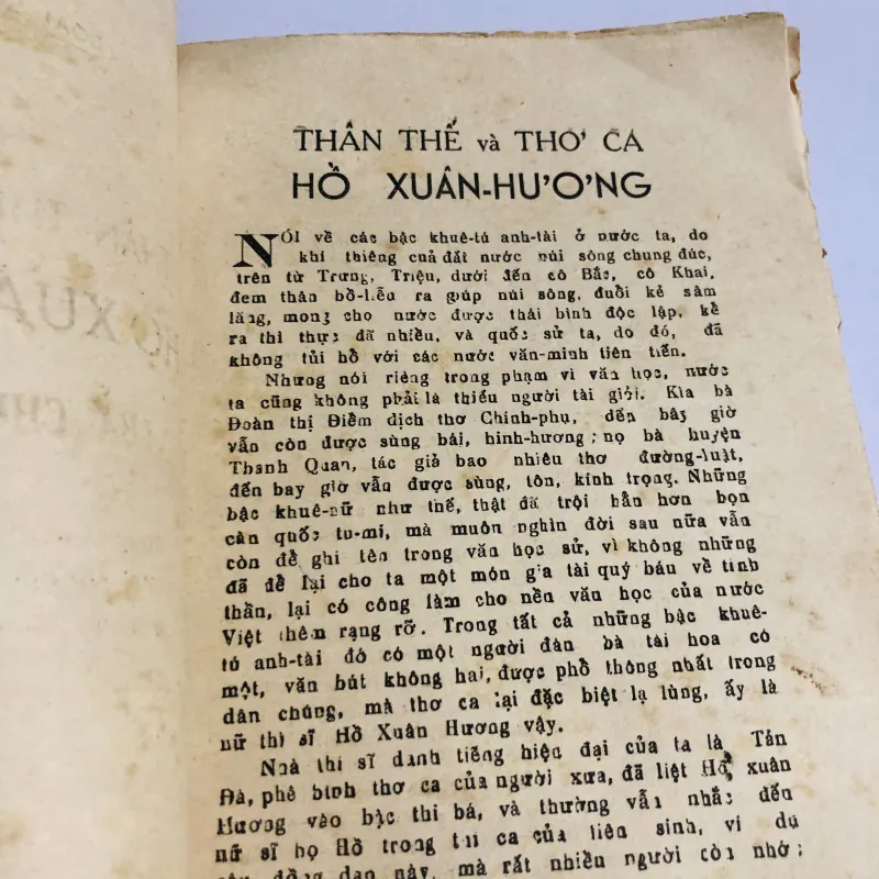 THÂN THẾ VÀ THI CA HỒ XUÂN HƯƠNG – Bà Chúa Thơ Nôm 1950 752785