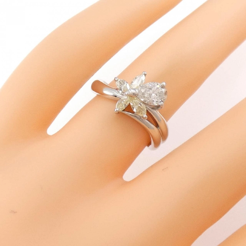 Nhẫn kim cương hoa PT900 0.58CT 670866