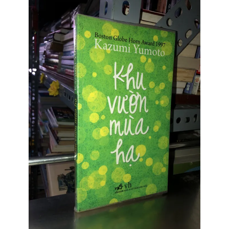 Khu vườn mùa hạ - Kazumi Yumoto 992686