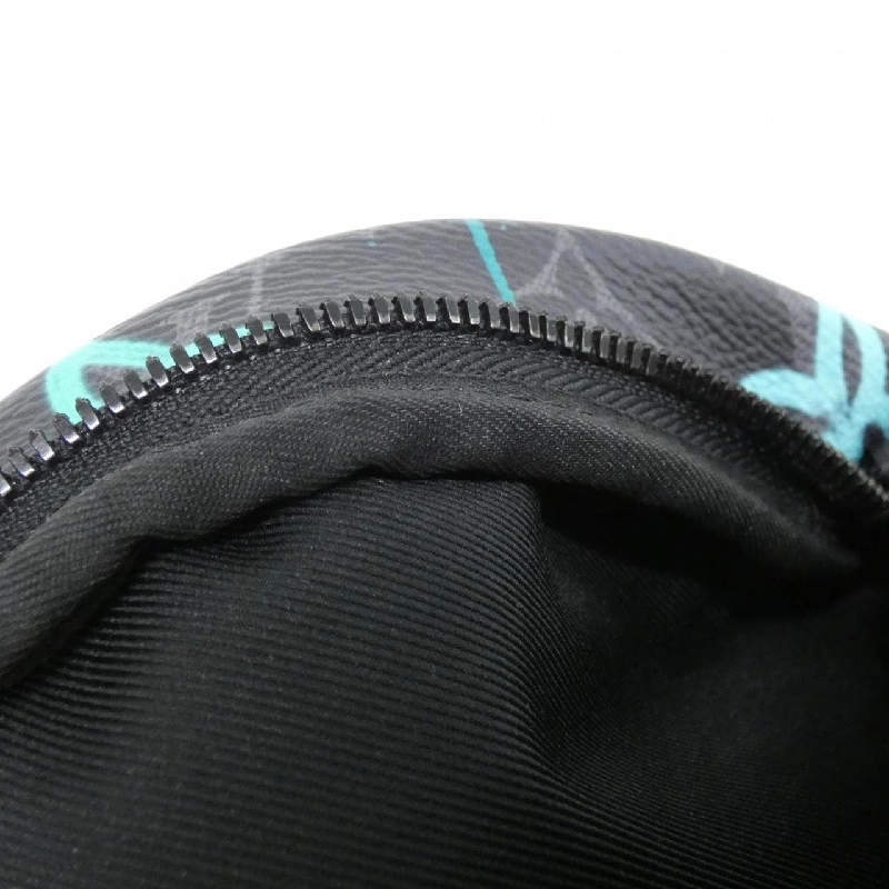 Túi đeo chéo Louis Vuitton Monogram Eclipse (LV Graffiti Veil) Discovery Bum Bag PM M21397 611799