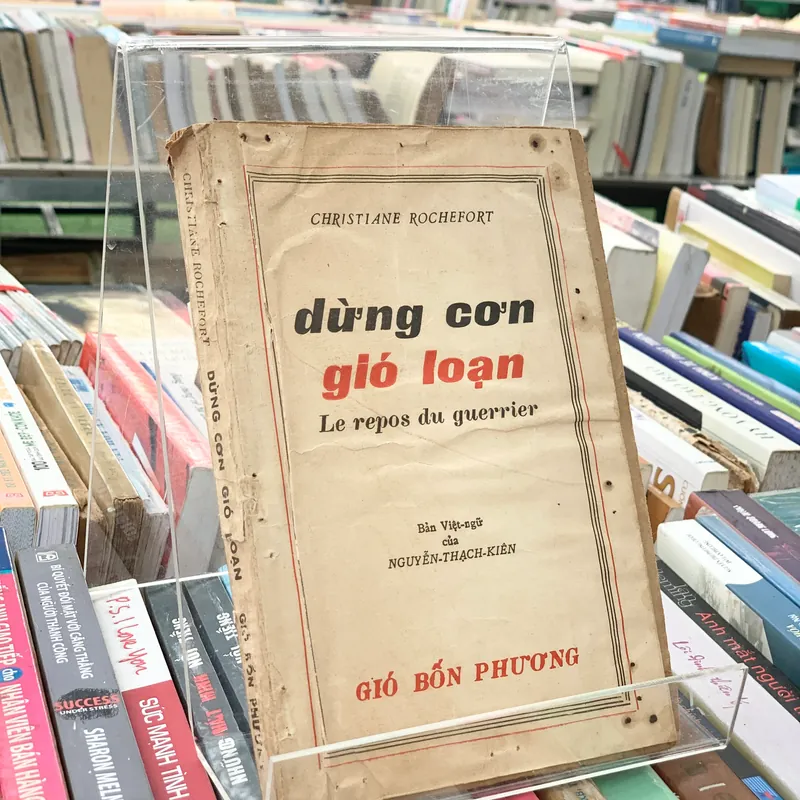 DỪNG CƠN GIÓ LOẠN - CHRISTIANE ROCHEFORT 621745