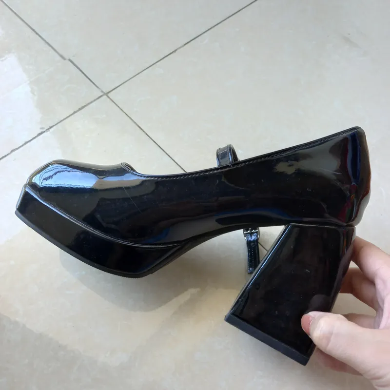 Già cao gót 7p màu đen da bóng 573101