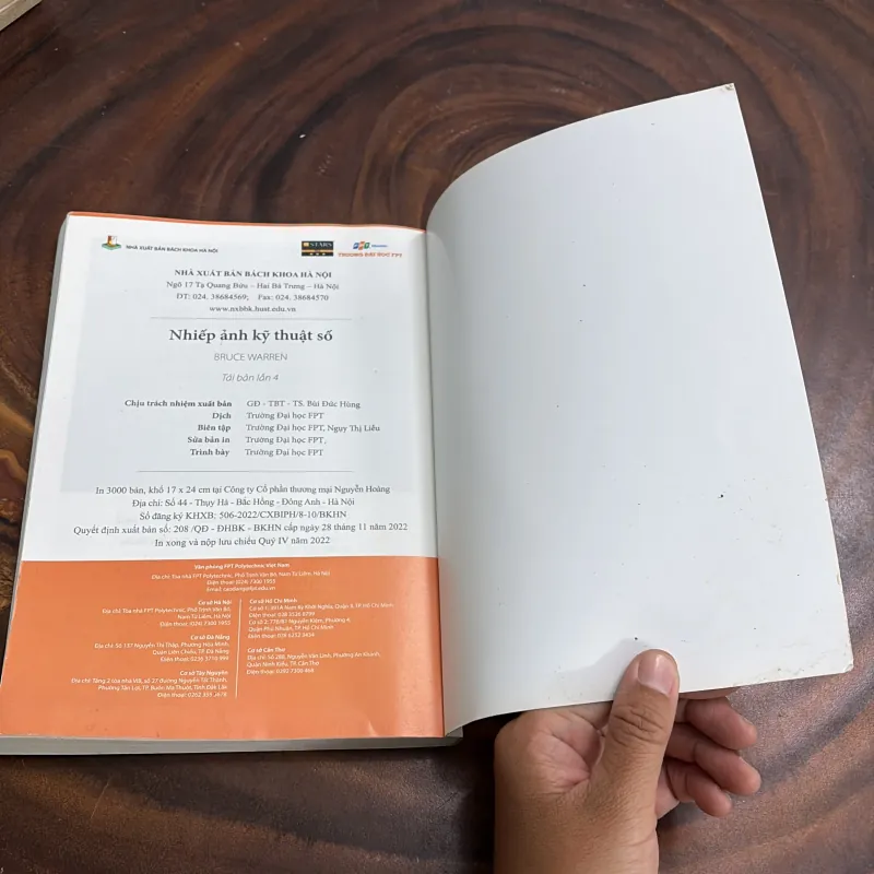 II Nhiếp Ảnh: Nhiếp Ảnh Kỹ Thuật Số - Bruce Warren - 2022 992024