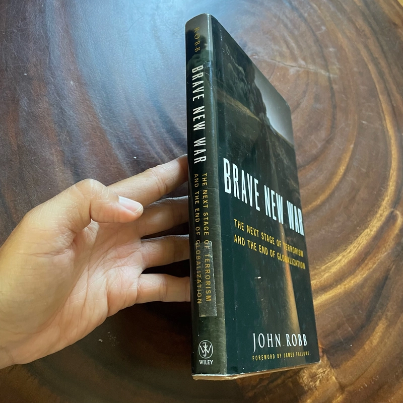 II English Book: BRAVE NEW WAR - John Robb - 2007 443164