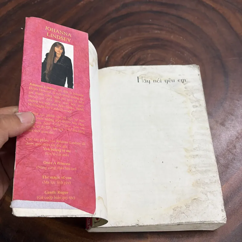 [Sách Không Đẹp, Ẩm, Mốc] - II Văn Học: Hãy Nói Yêu Em - 2013 977244