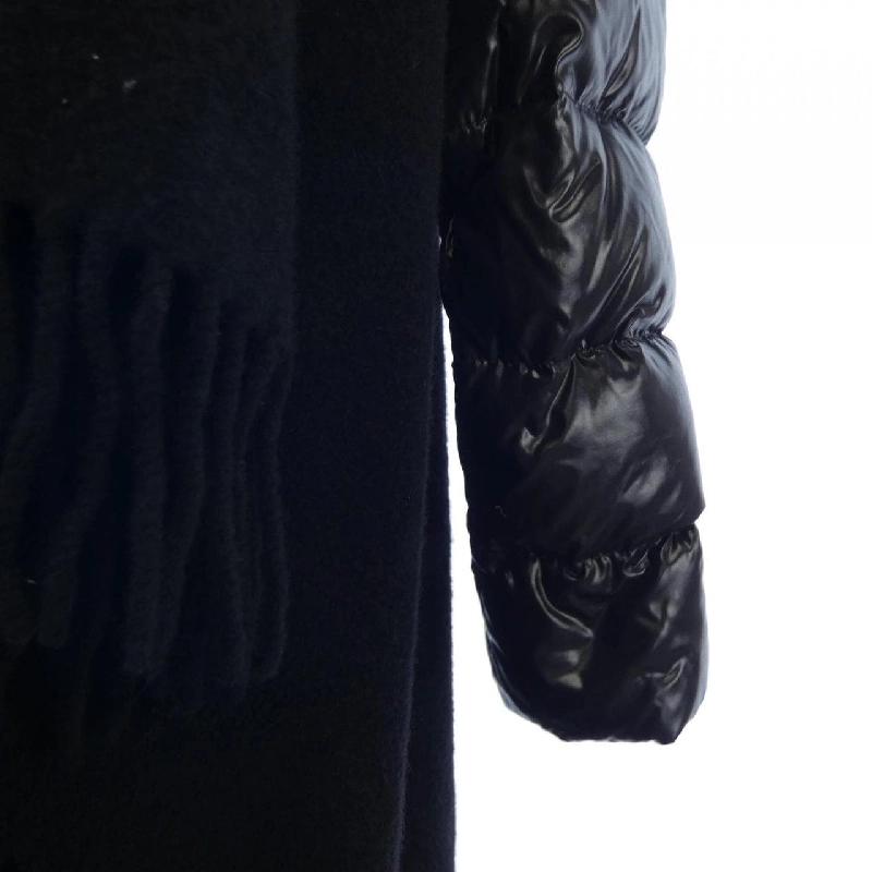 Áo khoác lông vũ MONCLER 642458