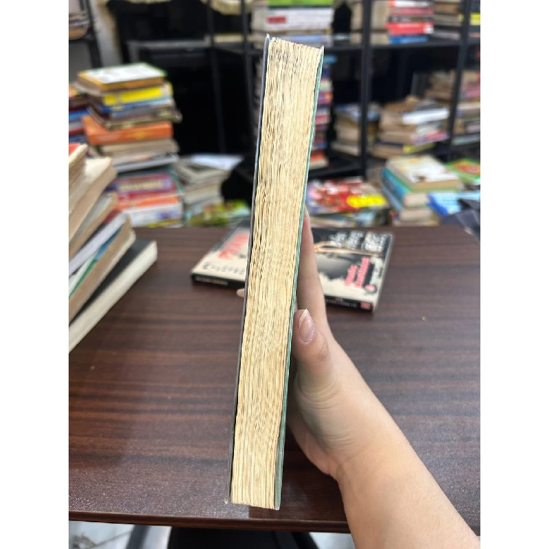 Charlie Bone và cậu bé vô hình - Jenny Nimmo 936692