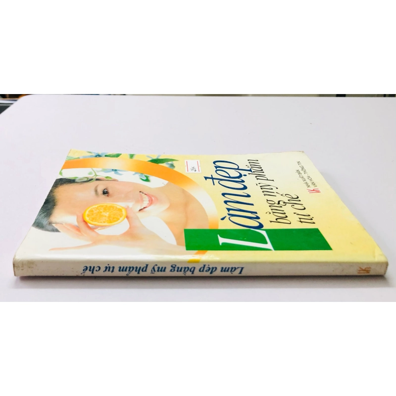 LÀM ĐẸP BẰNG MỸ PHẨM TỰ CHÊ - 204 trang, nxb: 2008 354901