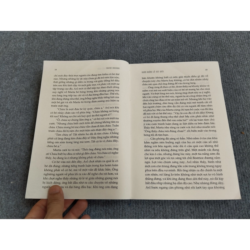 NGƯỜI KHỔNG LỒ NGỦ QUÊN 551771