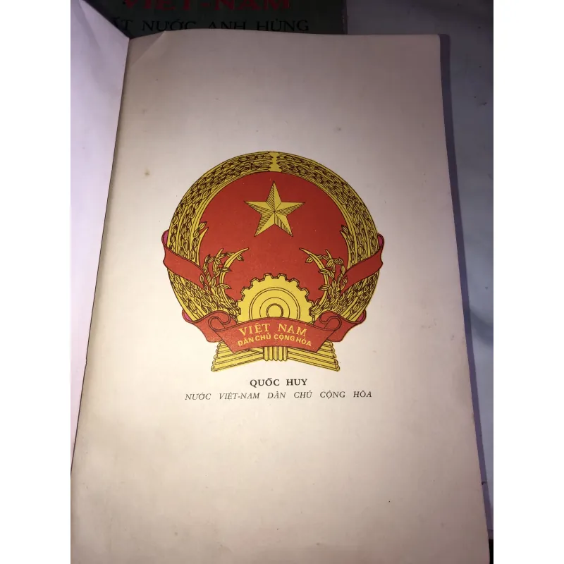 Việt Nam đất nước anh hùng  998235