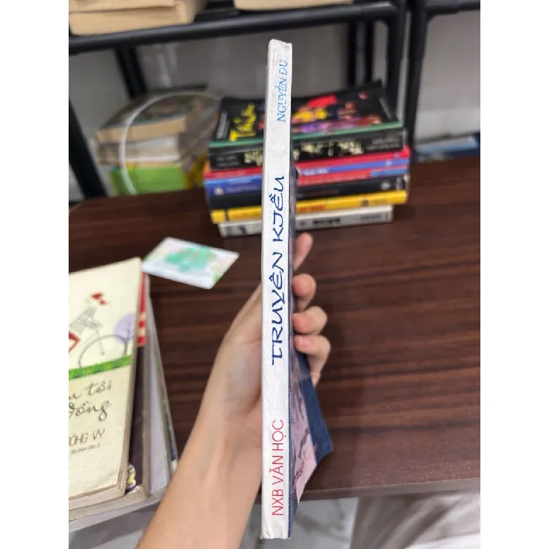 Truyện Kiều Nguyễn Du- NXB Văn học 600578