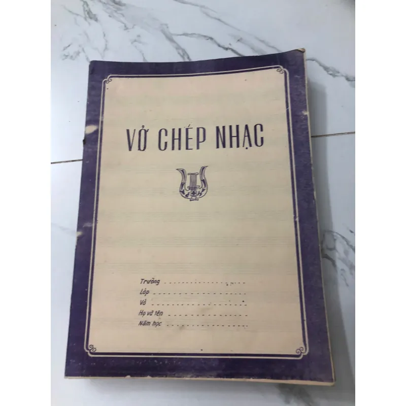 Vở chép nhạc 689919