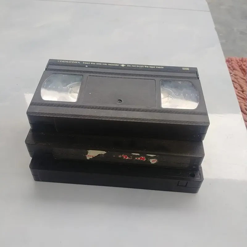 3 cuốn băng video 589798
