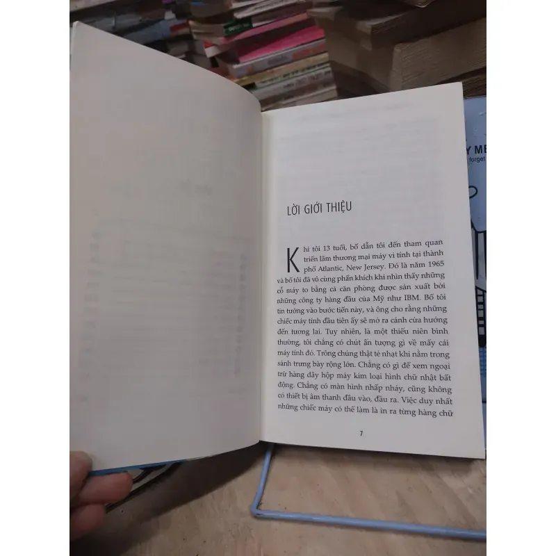 Sách: 12 xu hướng công nghệ trong thời đại 4.0 - TG: Kevin Kelly (B1) 935037