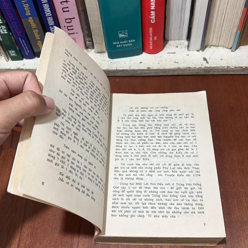 II Văn Học: Tiếng Hát Đồng Quê _ Ca Dao Việt Nam Chọn Lọc (Tập 2) - Ngô Trọng Hiến - 1991 777770