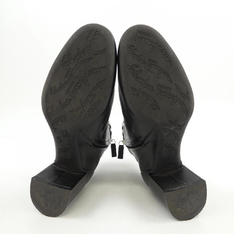 Giày boot SALVATORE FERRAGAMO - Hàng hiệu Authentic 828240