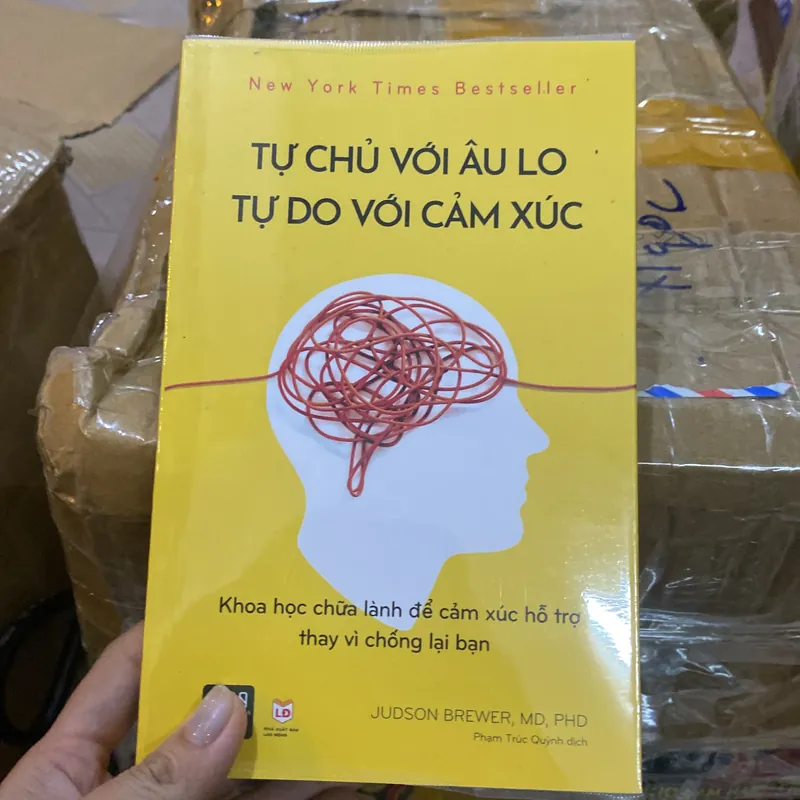 Tự chủ với âu lo Tự do với cảm xúc  606390