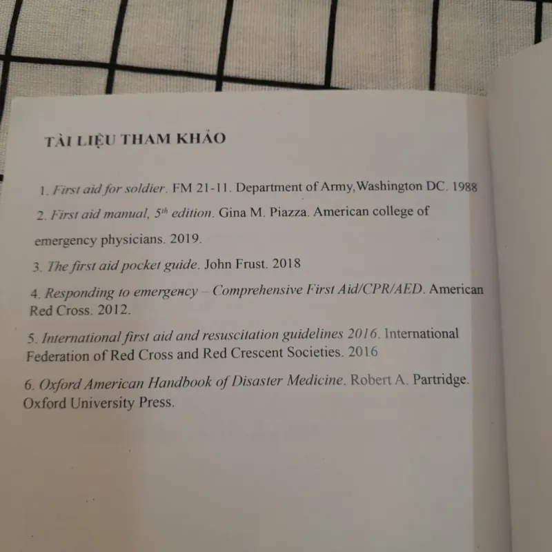 CẨM NANG SƠ CỨU 360. Sách thiết yếu Gia đình. Bác sỹ Đinh Công Pho 707569