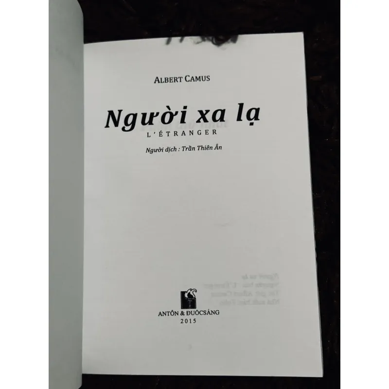 Người xa lạ 932489