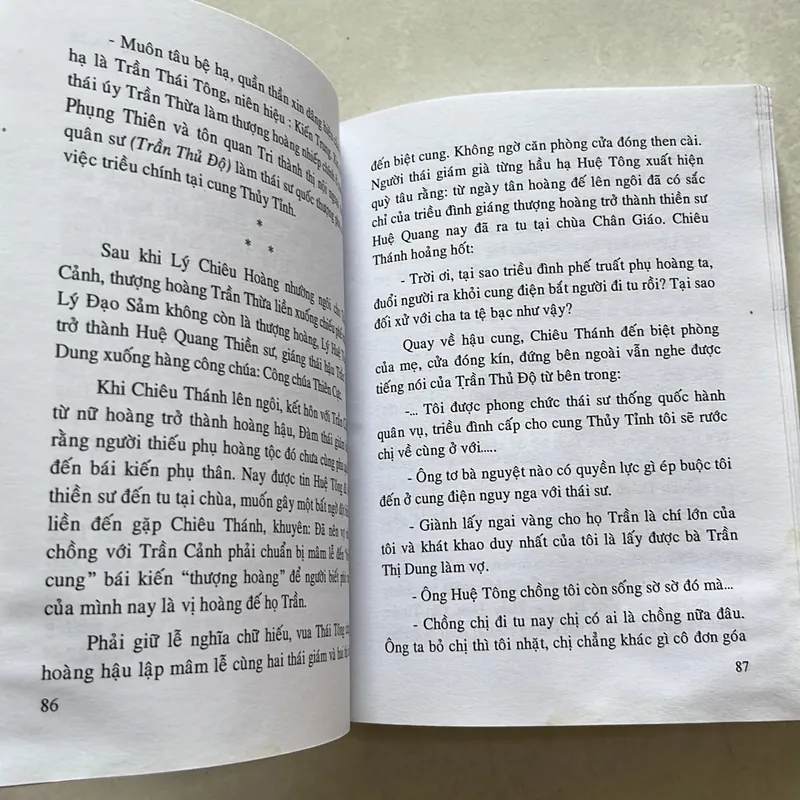 Chuyện tình duyên thời nhà Trần - Lê Khôi 625461