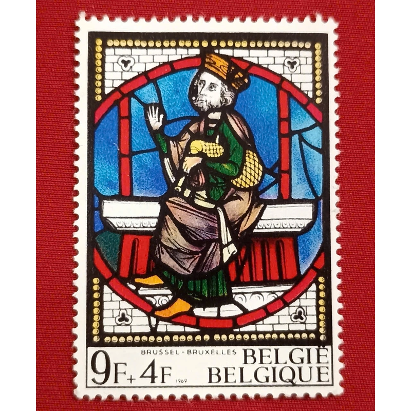 Noël 1969 – Vua hoặc Thánh cầm quyển sách, Kính màu Nhà thờ Brussels 506052