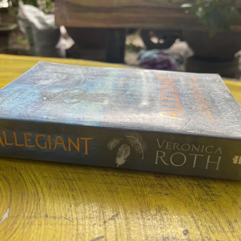 ALLECGIANT- VERONICA ROTH bìa xanh 596113