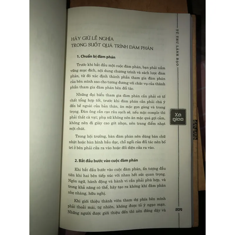 Tứ thư lãnh đạo - Lãnh đạo, xử thế, quản trị, dụng ngôn  730617