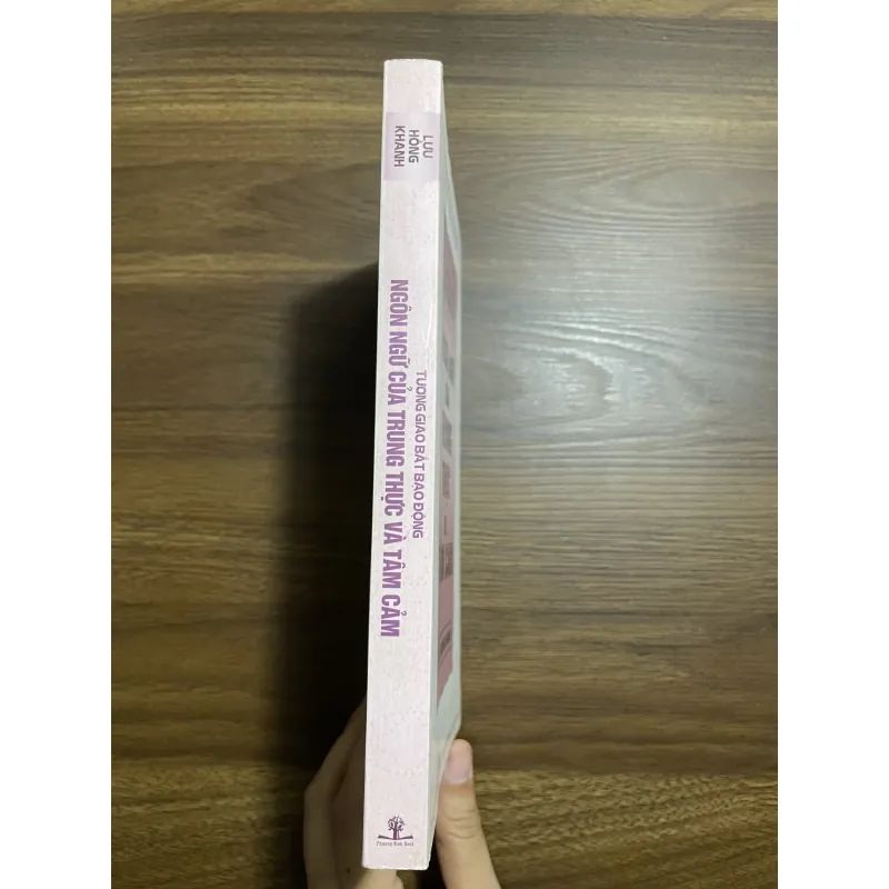 Ngôn ngữ của trung thực và tâm cảnh - Lưu Hồng Khanh 933882