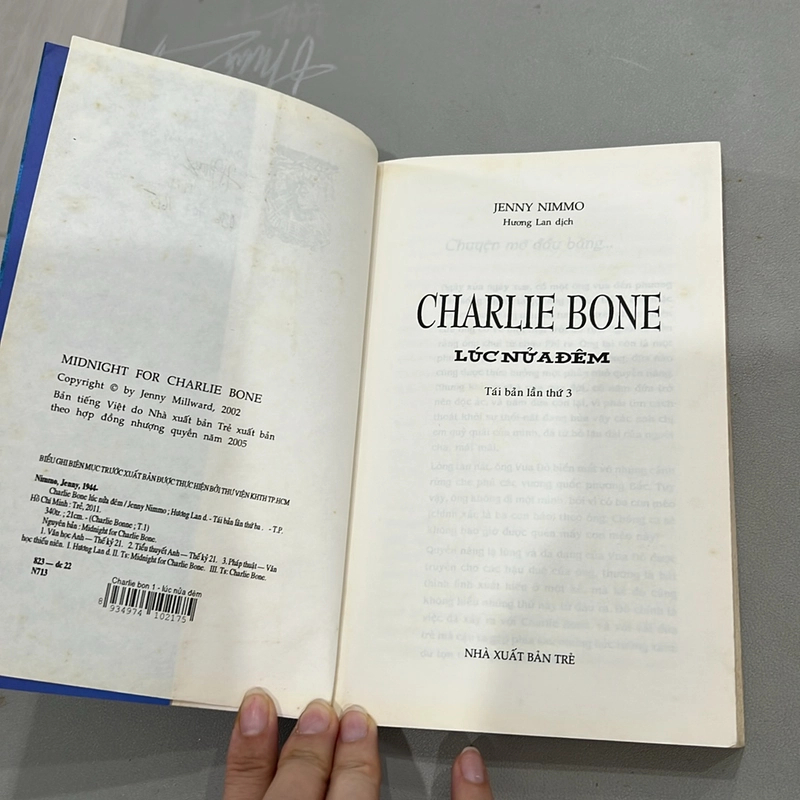 Charlie Bone - lúc nửa đêm (tập 1) 523494