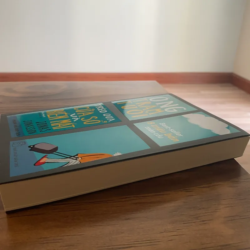 Sách Ông Trăm Tuổi Trèo Qua Cửa Sổ và Biến Mất còn mới 1005716