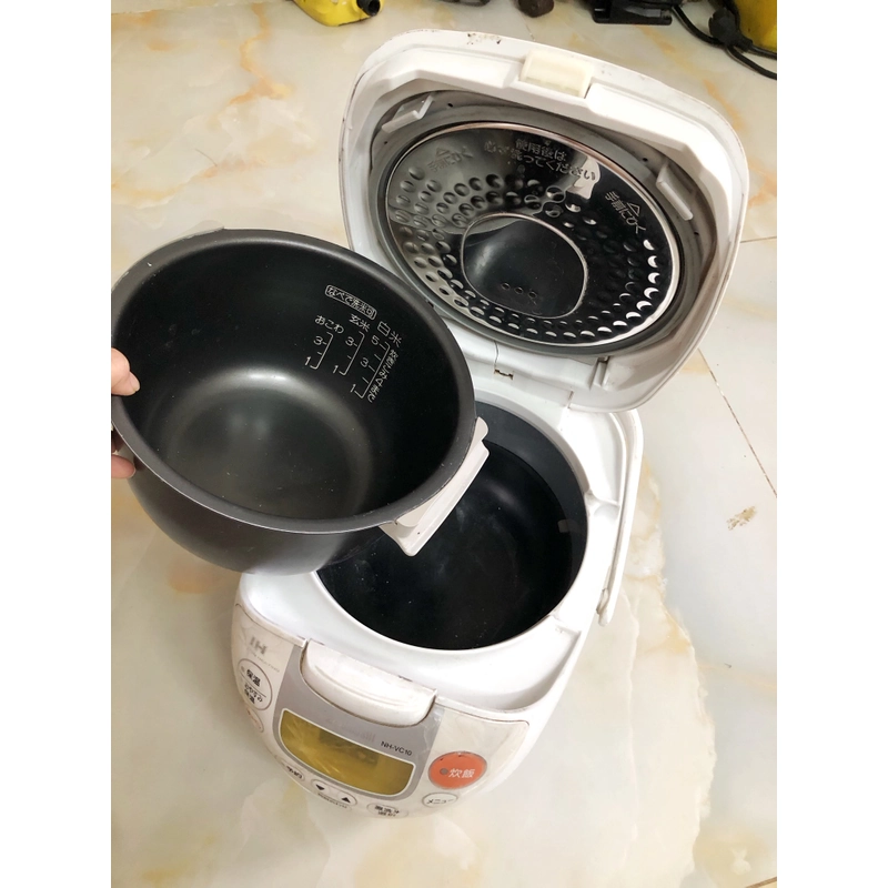 NỒI CƠM ĐIỆN NHẬT BÃI 82578