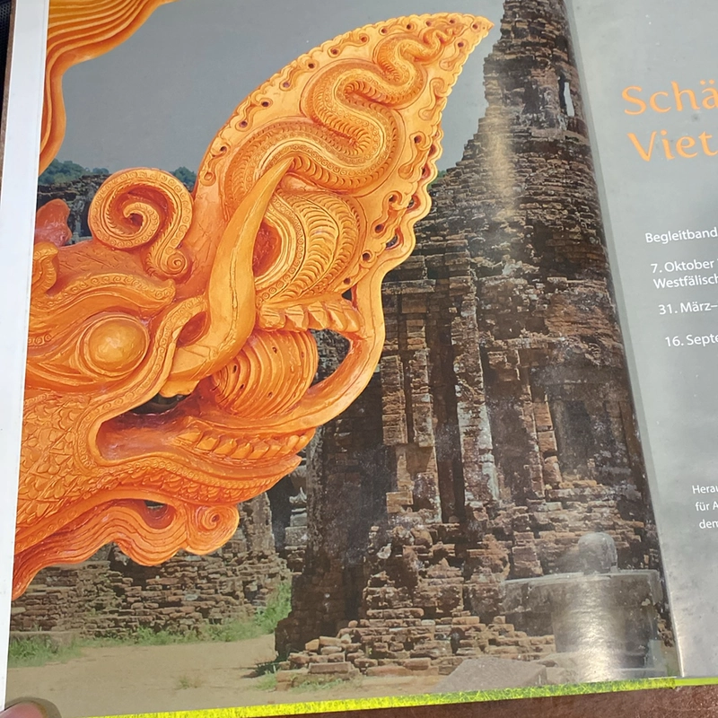 SCHATZE DER ARCHAOLOGIE VIETNAMS (BÁU VẬT KHẢO CỔ HỌC VIỆT NAM), XUẤT BẢN TẠI ĐỨC (2016) 493492