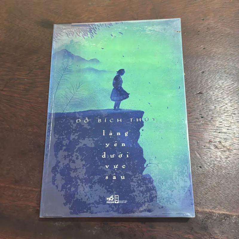 Lặng yên dưới vực sâu 971138