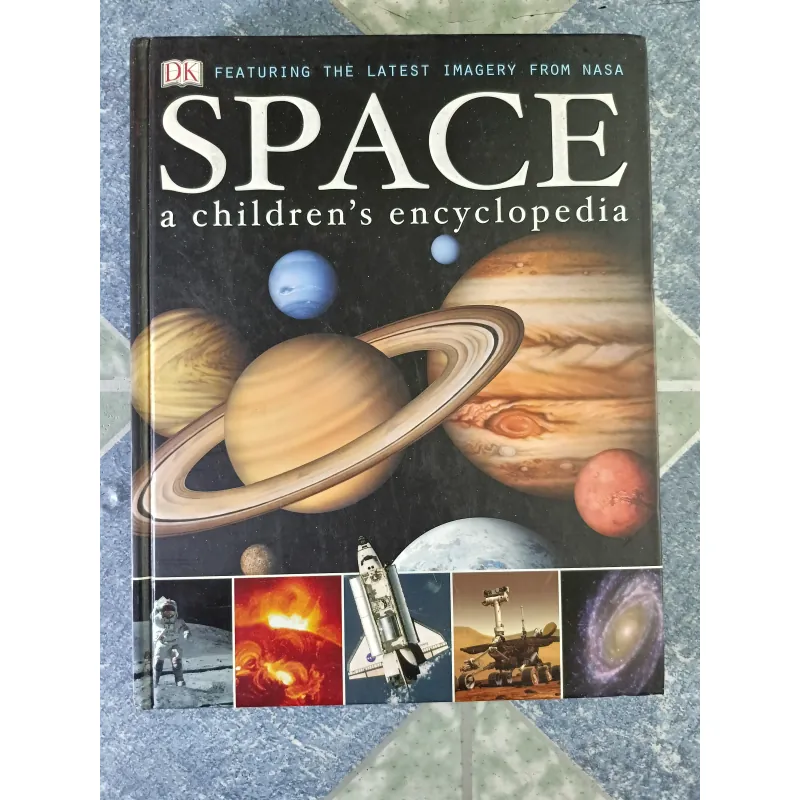 Space ( a children's encyclopedia) 789164