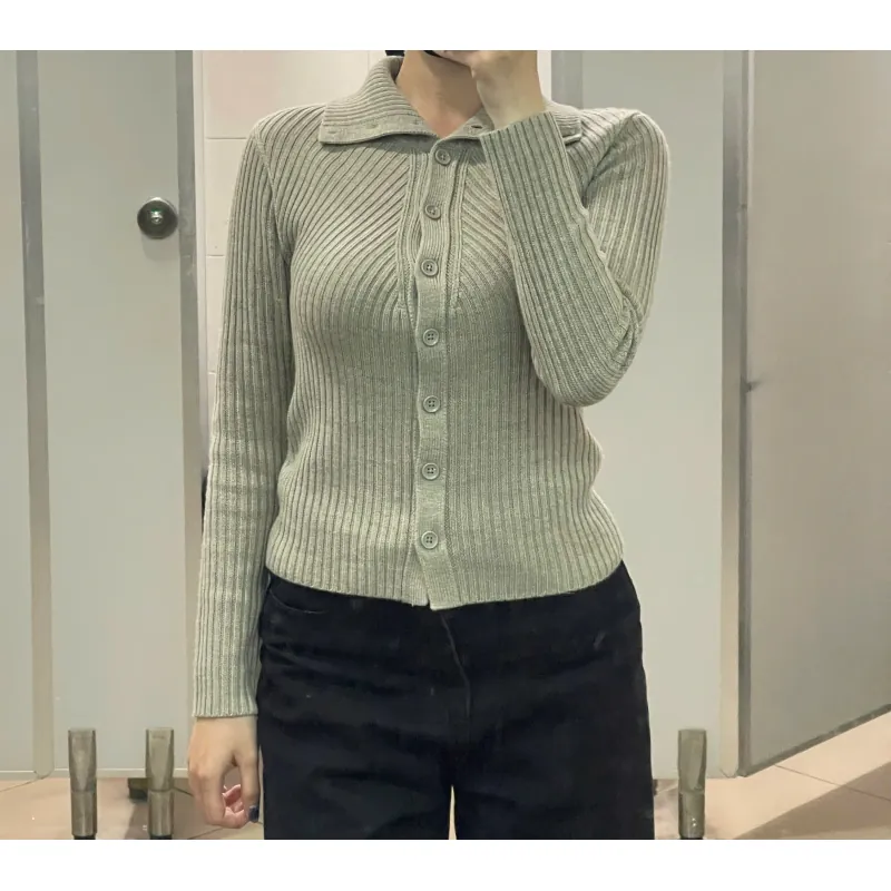 UNIQLO Merino blend high neck cardigan, size XS, đã qua sử dụng, mất tag, như mới 776353