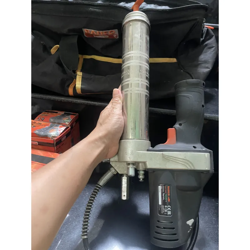 (HÀNG TRƯNG BÀY)MÁY BƠM MỠ KHÔNG DÂY BAHCO BCL32G1–14.4V VỚI DUNG TÍCH BÌNH CHỨA GR-400 760688