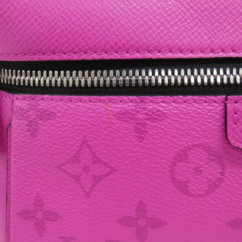 Túi đeo chéo Louis Vuitton Taiga Lama Outdoor Messenger M30765 - Hàng hiệu Chính hãng 776500