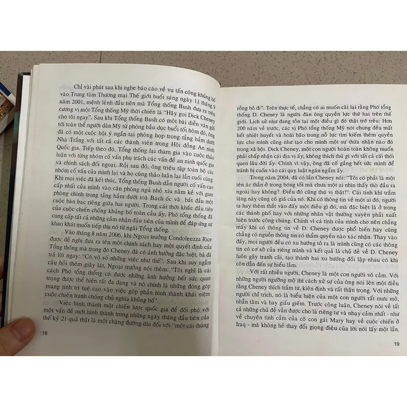 Bush và Phó Tổng thống quyền lực Dick Cheney 605973