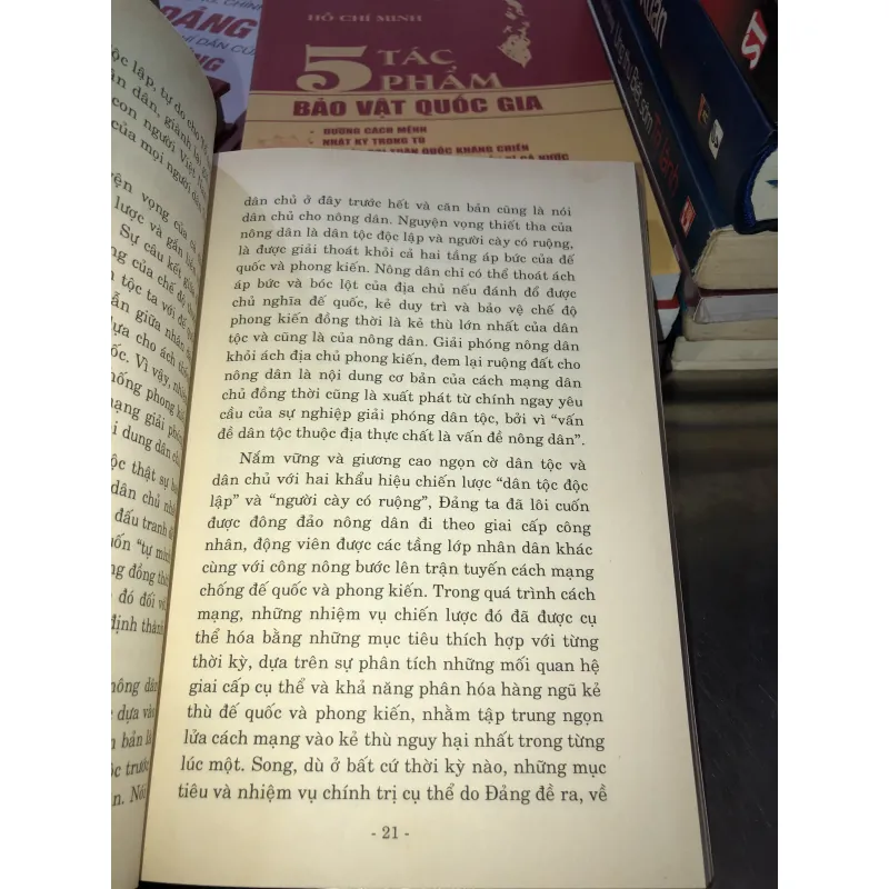 Dưới lá cờ vẻ vang của đảng vì độc lập, tự do vì … 999455