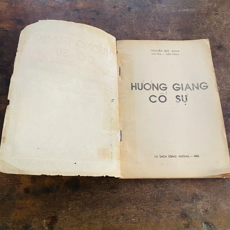 Hương Giang cố sự - Nguyễn Đắc Xuân (1986)  1000207