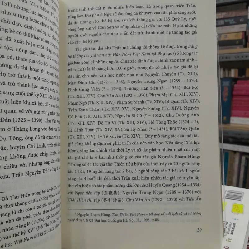 KHẢO LUẬN HỒ SƠ TÁC GIẢ VĂN HỌC HÁN NÔM VIỆT NAM - NGUYỄN THỊ THANH CHUNG 595604