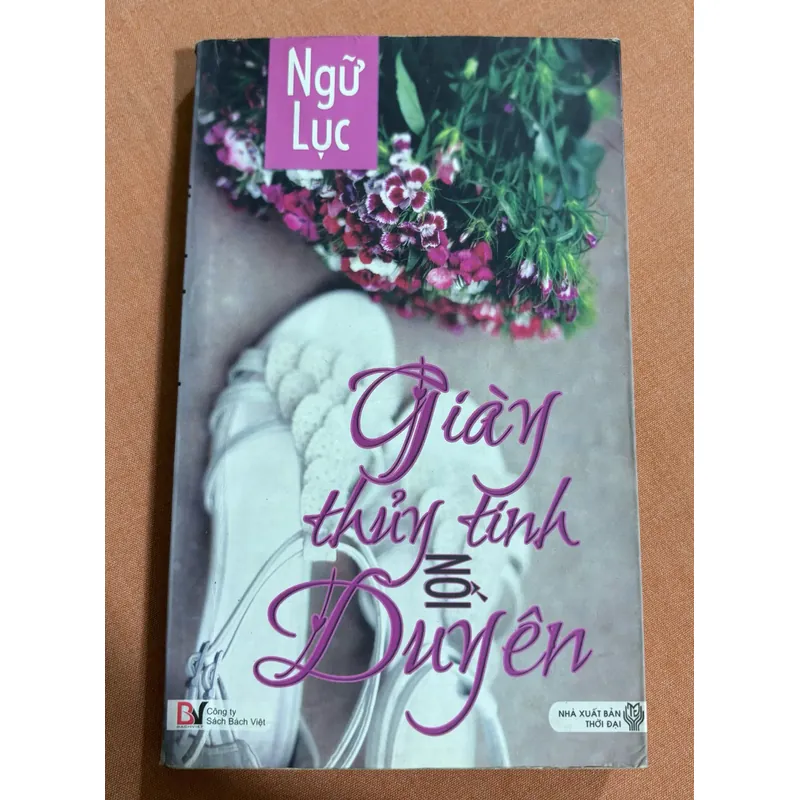 Giày thuỷ tinh nối duyên 🌊 693422