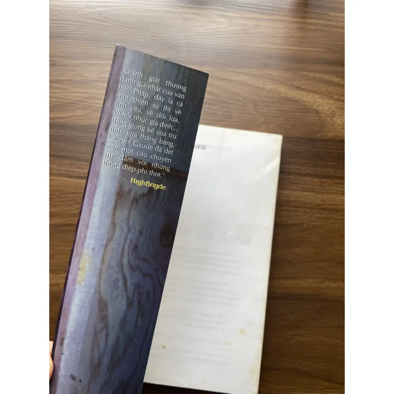 Mặt trời nhà Scozta - Laurent Gaudé 972714