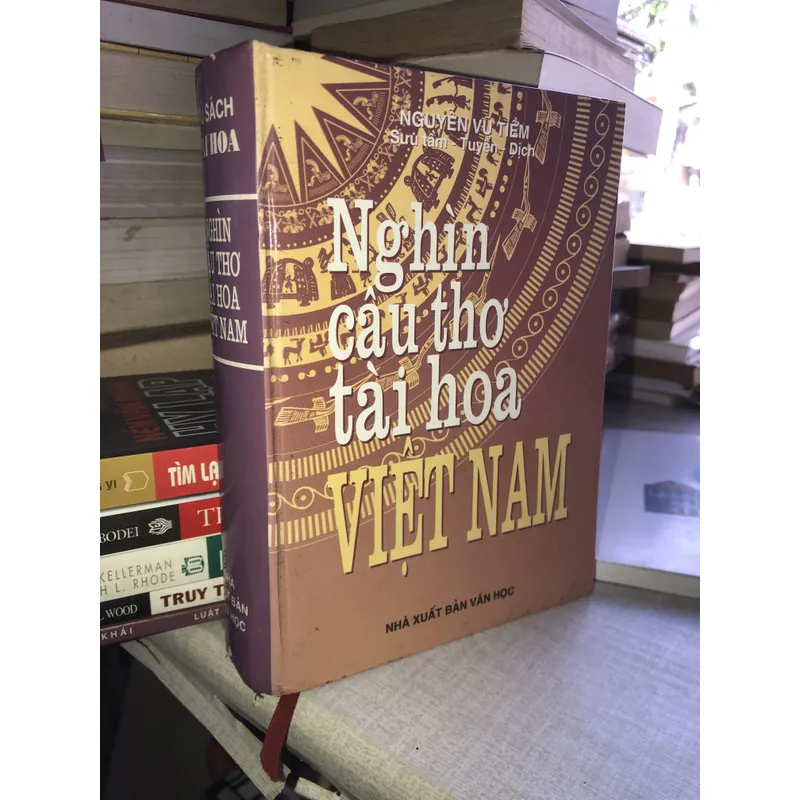 Nghìn câu thơ tài hoa Việt Nam  700666