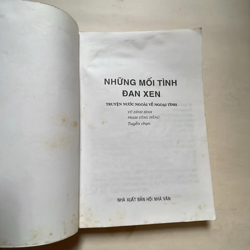 Những mối tình đan xen 381627